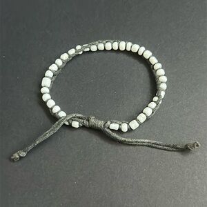 Women’s vintage white/grey‎ adjustable beaded rope bracelet one size